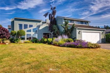 156 Vista Del Mar Street , Camano Island, WA 98282