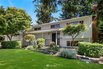 12060 Pleasant Place NE, Bainbridge Island, WA 98110