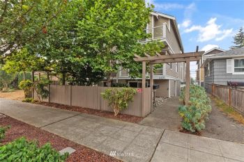 6329 B 42nd Avenue SW, Seattle, WA 98136-1815