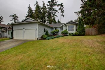 1665 NW 2nd Ave , Oak Harbor, WA 98277