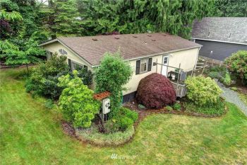 1423 Pilchuck Drive , Camano Island, WA 98282
