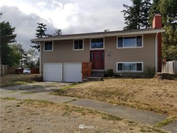 596 NW Clipper Drive , Oak Harbor, WA 98277