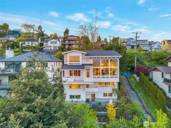 225 Ward Street , Seattle, WA 98109