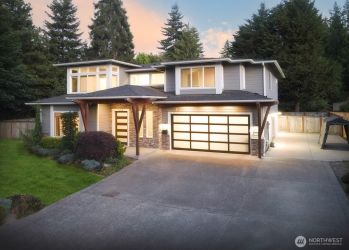 1054 Walnut Street , Edmonds, WA 98020