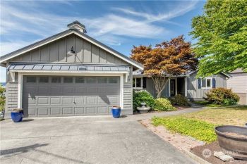 11 Stillaguamish Avenue , Camano Island, WA 98282