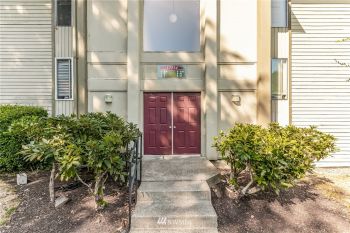 17514 151st Avenue SE #1-1, Renton, WA 98058