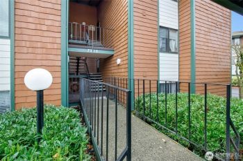 7312 N Skyview Lane #J104, Tacoma, WA 98406