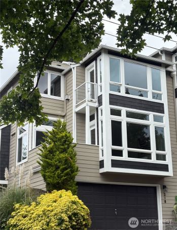 218 E Boston Street , Seattle, WA 98102