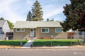 214 SW E Street , Ephrata, WA 98823