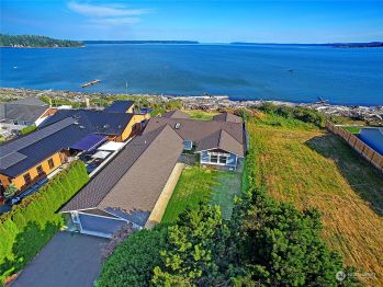 808 Livingston Bay Shore Drive , Camano Island, WA 98282