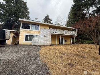 19531 55th Avenue NE, Lake Forest Park, WA 98155-3031