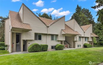 14717 NE 44th Place #R5, Bellevue, WA 98007