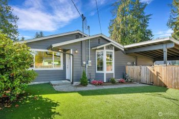 325 S 108th Place , Seattle, WA 98168