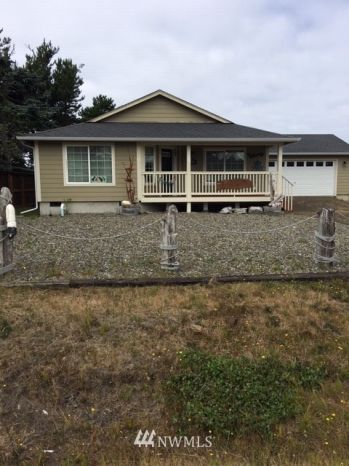 255 Octopus Avenue NE, Ocean Shores, WA 98569