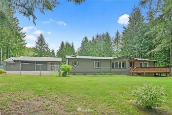 26152 Calvary Lane NE, Kingston, WA 98346