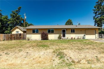 686 SE 3rd Avenue , Oak Harbor, WA 98277
