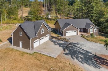 225 Durr Road , Camano Island, WA 98282