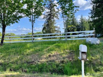 41 E Agate Loop Road , Shelton, WA 98584