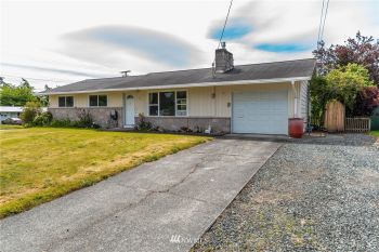 231 SW 10th Avenue , Oak Harbor, WA 98277