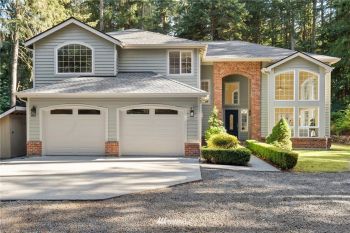8806 Hudson Court NE, Bainbridge Island, WA 98110