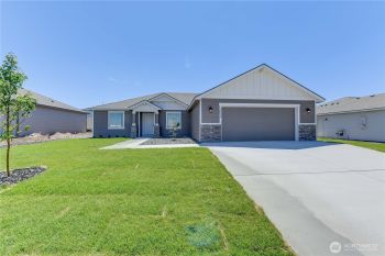 216 Sandy Lp , Moses Lake, WA 98837