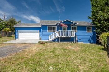 4875 Breezefair Road , Freeland, WA 98249