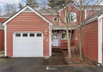 1250 SW Heller Street #F2, Oak Harbor, WA 98277
