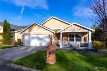 496 NW 12th Loop , Oak Harbor, WA 98277