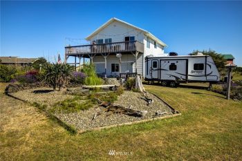 1087 Crestshire Loop SW, Ocean Shores, WA 98569