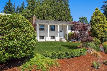 2136 N 159th Street , Shoreline, WA 98133
