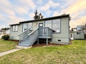 128 Hancock Avenue , Port Angeles, WA 98362