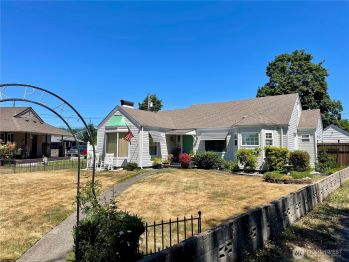 5 Park Place , Longview, WA 98632