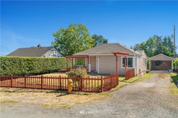 10434 19th Avenue S, Seattle, WA 98168-1642