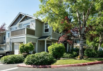 1855 Trossachs Boulevard SE #205, Sammamish, WA 98075-8072