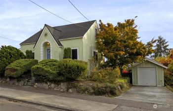 1320 Marguerite Avenue , Bremerton, WA 98337