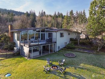 233 E Panorama Lane , Port Angeles, WA 98362