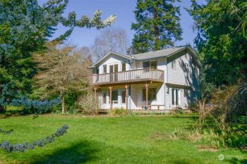 3041 Mabana Heights Road , Camano Island, WA 98282