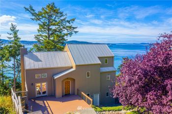 7483 Holiday Boulevard , Anacortes, WA 98221