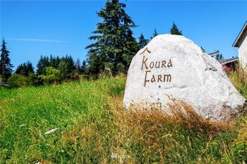 7862 NE Koura Farm Drive , Bainbridge Island, WA 98110