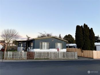 700 NW Crosby Avenue #82, Oak Harbor, WA 98277