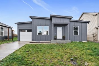 1018 Peach Road , Winlock, WA 98596