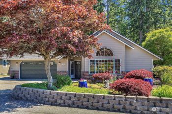 378 MacBrae Drive , Camano Island, WA 98282