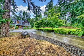 13755 Sunrise Drive NE, Bainbridge Island, WA 98110