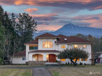 320 E Ahlvers Road , Port Angeles, WA 98362