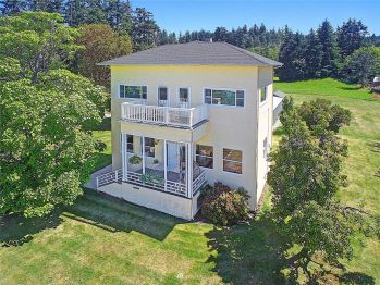 1070 S West Camano Drive , Camano Island, WA 98282