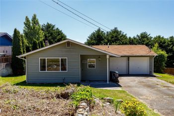 583 Salal Street , Oak Harbor, WA 98277