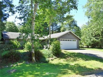 301 Harbor View Loop SE, Ocean Shores, WA 98569