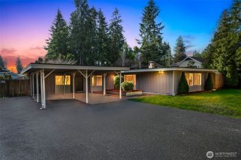 8414 - 8416 Cirque Drive W, University Place, WA 98467