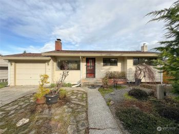 131 W Forest Avenue , Port Angeles, WA 98362