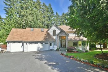 10722 Jetty Place NW, Silverdale, WA 98383